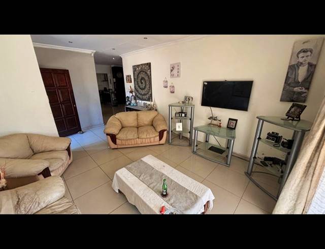 4 BEDROOM HOUSE FOR SALE IN BRACKENHURST